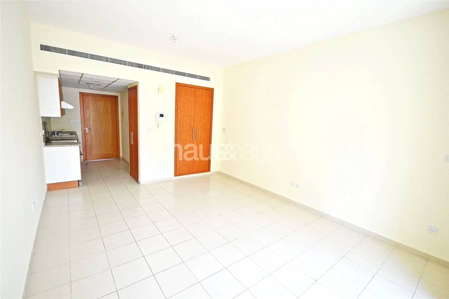 2 Lovely Landlord | Unfurnished | Community View |