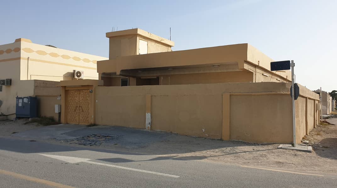 Villa For Sale in Al Al Qadisiya - Sharjah