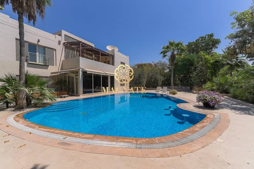 3 Exceptional Design | Vacant on Transfer | Large Pool