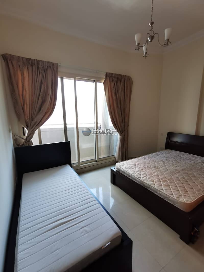 7 Well Maintained | Chiller Free | Near Metro Station