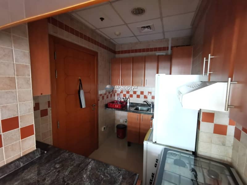 9 Well Maintained | Chiller Free | Near Metro Station