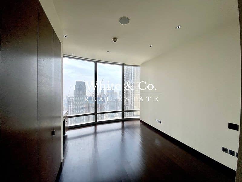 9 Sea View | Spacious | Vacant