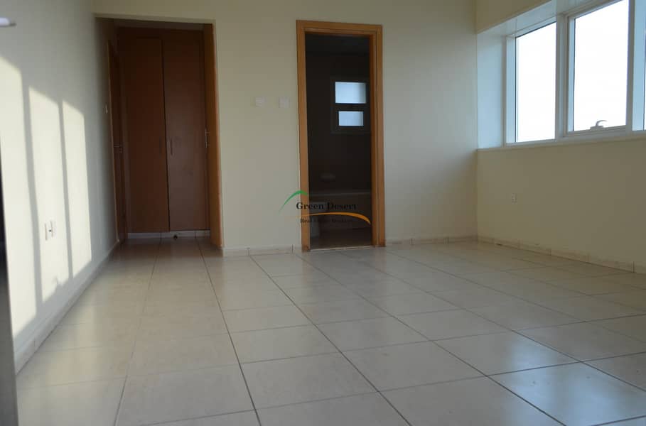 5 Well Maintained 1 BHK Axis 3 Semi open Ktn