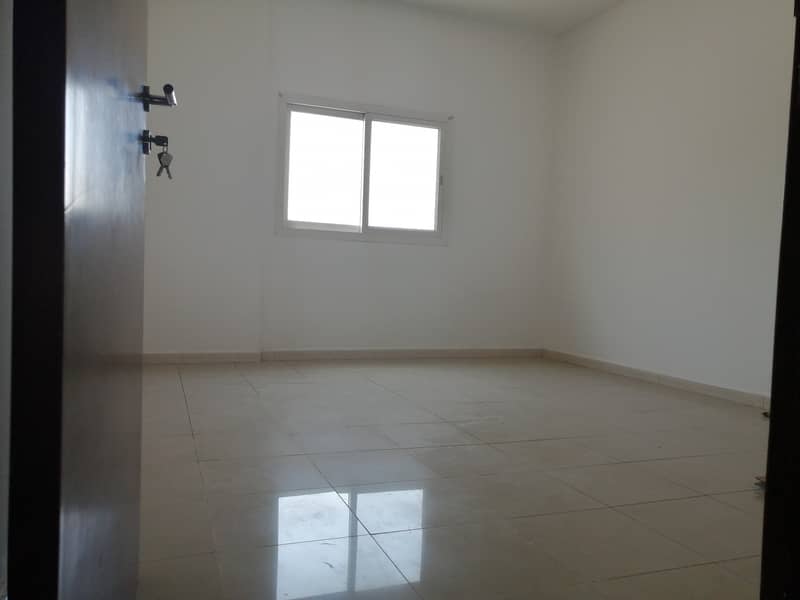 For rent apartment room and large lounge with balcony at a very cheap price