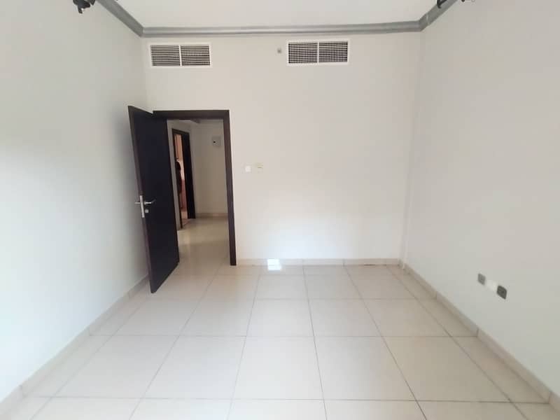 Renovated Building Very Spacious One Bedroom Apartment With 1 Bathroom , One Month Free , Family Building