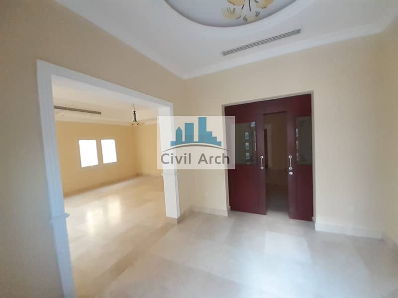 2 5 BEDROOM TOWNHOUSE NEAR MALL OF EMIRATES JUST 165K