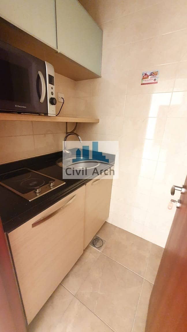 13 5 BEDROOM TOWNHOUSE NEAR MALL OF EMIRATES JUST 165K