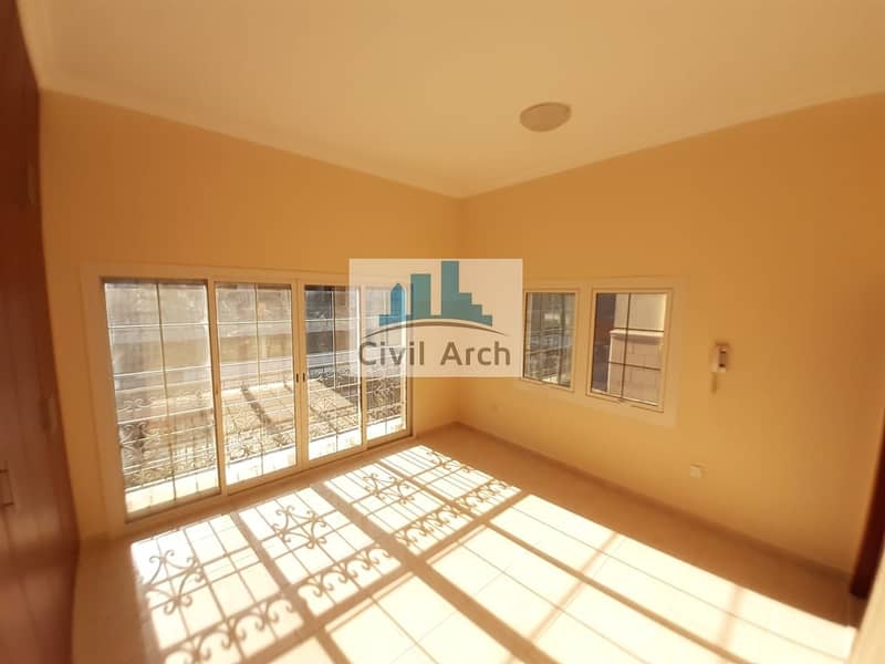 15 5 BEDROOM TOWNHOUSE NEAR MALL OF EMIRATES JUST 165K