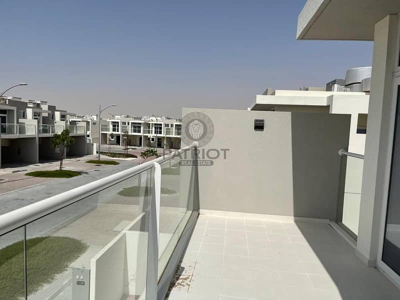 12 BRAND NEW 3 BHK TOWNHOUSE I READY TO MOVE IN