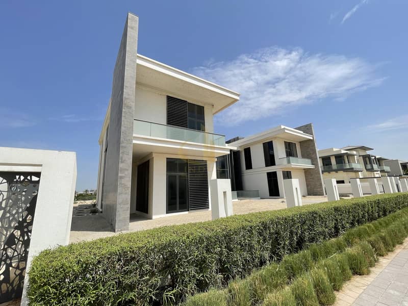 10 Ultra Luxury Modern Villa | Golf Course View | 6 Bedrooms+Guest Suite