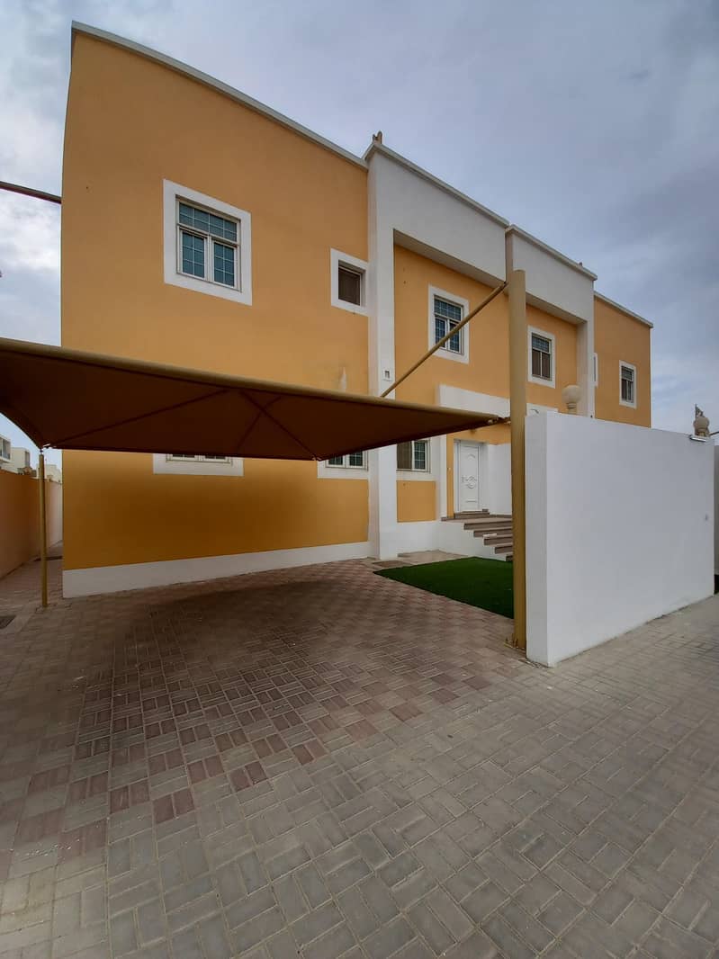 amazing spacious 3 master B/R villa with  private yard(water electricity included)