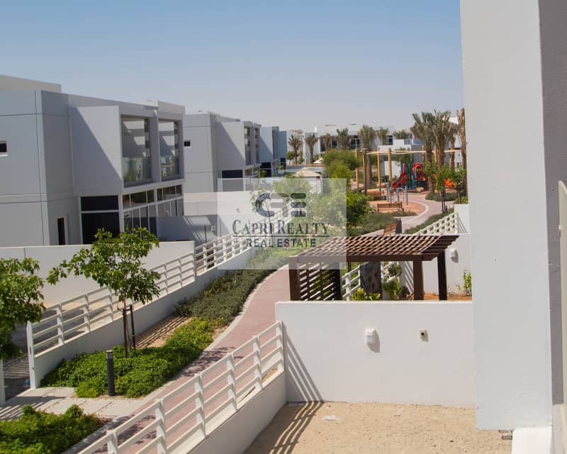 Walk to Pool ISemi-Detached I Park View | Arabella 2