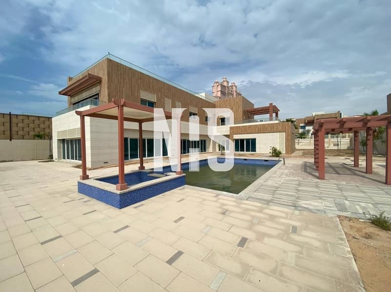 Great Deal!! Huge Villa with Swimming Pool and Direct Sea View