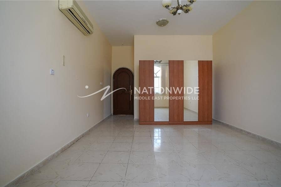 16 New large 4 bedrooms + maid room villa in Al Markhaneya