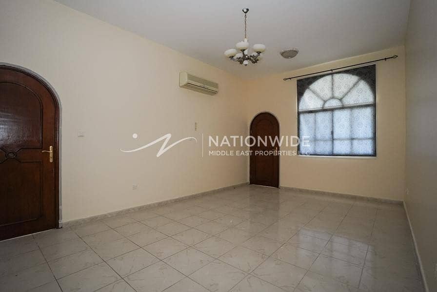 31 New large 4 bedrooms + maid room villa in Al Markhaneya