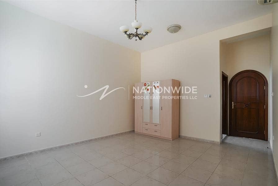 32 New large 4 bedrooms + maid room villa in Al Markhaneya