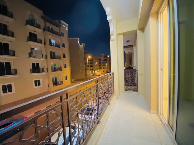 شقة في الحي الإماراتي،المدينة العالمية 1 غرفة 310000 درهم - 5119176