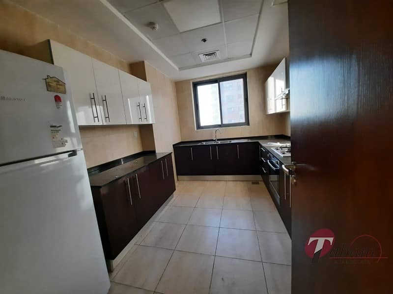 11 Close to metro|Chiller free|Big terrace | Vacant