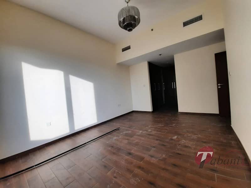 12 Close to metro|Chiller free|Big terrace | Vacant