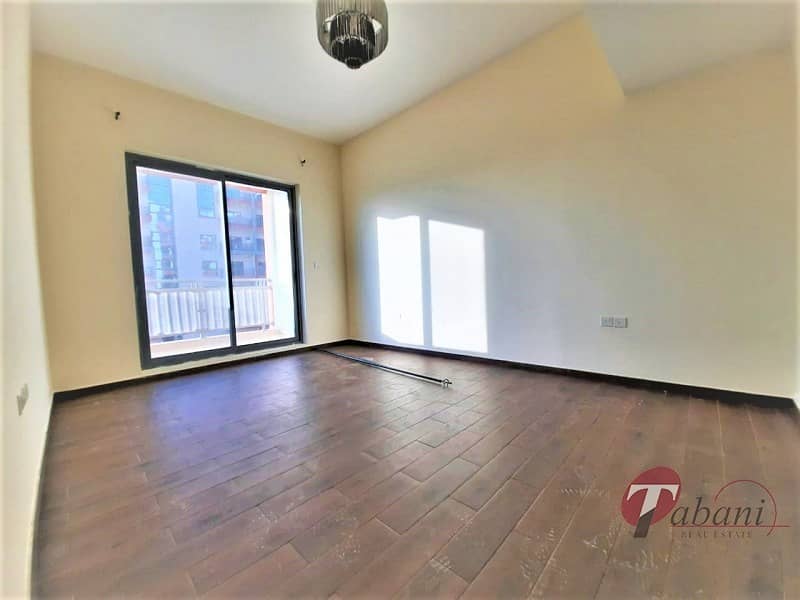 14 Close to metro|Chiller free|Big terrace | Vacant