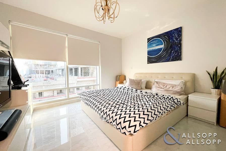 17 3 Bedrooms | Duplex | Terrace | Upgraded