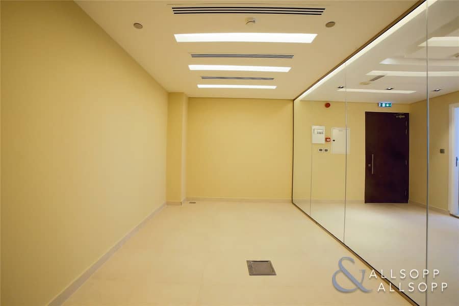 13 Pantry/Washroom | Corner Office | Burj Views