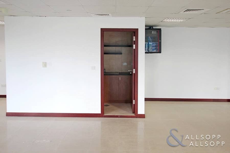 12 Fitted Office | Partitioned | High Floor Unit