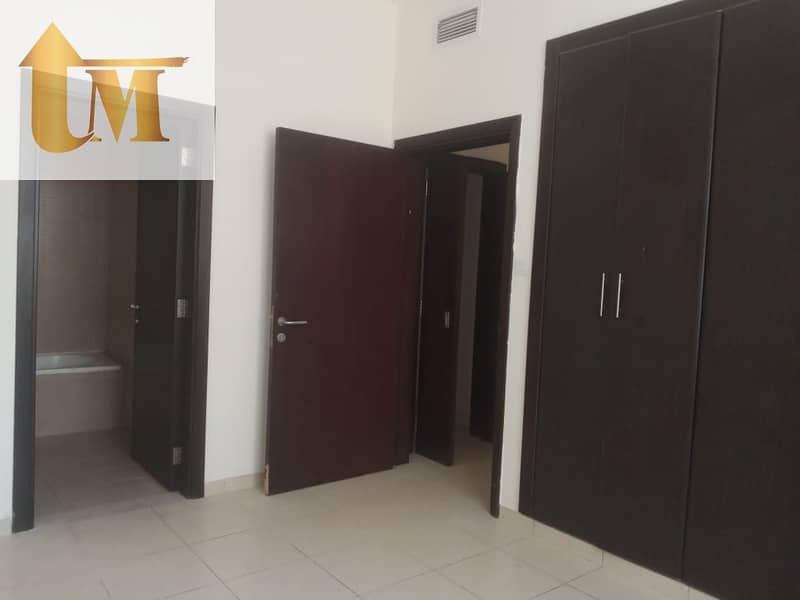 30 VACANT 2 bedroom Balcony Parking Laundry Queue Point Liwan.