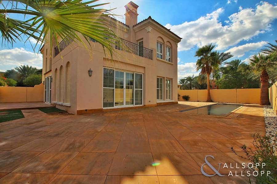16 Immaculate | 4 Total Bedrooms | Upgraded