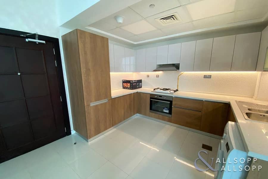 13 Brand New Fully Furnished Apartment Sold with Vacant Possession