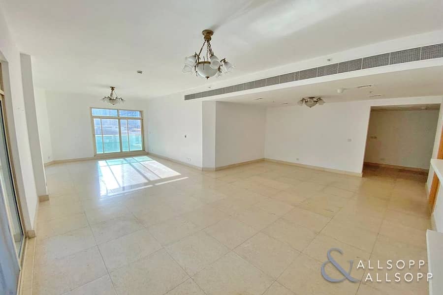 11 Large Kitchen | 3 Bed + Maid | 2637 SqFt
