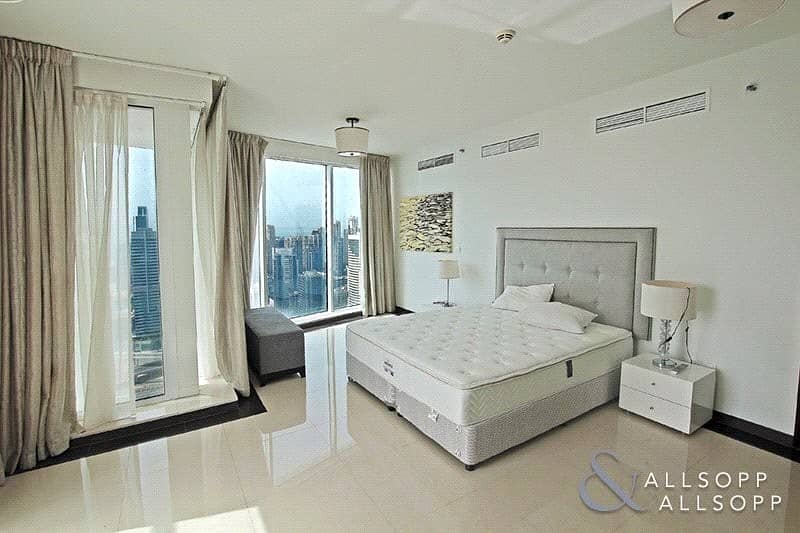 14 Modern 3 Bed | Upgraded | Fully Furnished