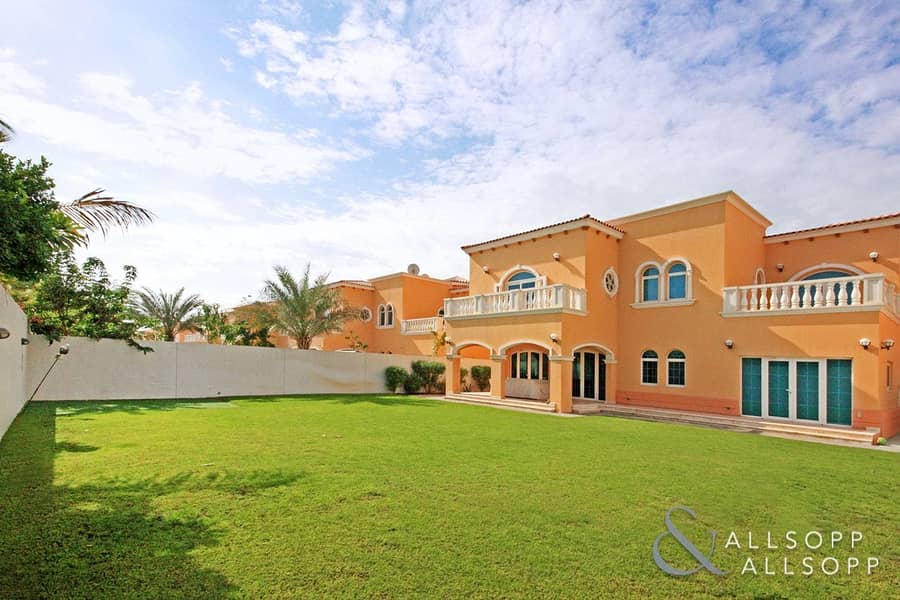 Immaculate Condition | 5 Bedrooms | May
