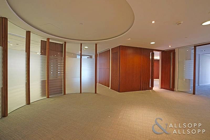13 Fitted Office | Close to Metro | Chiller Free