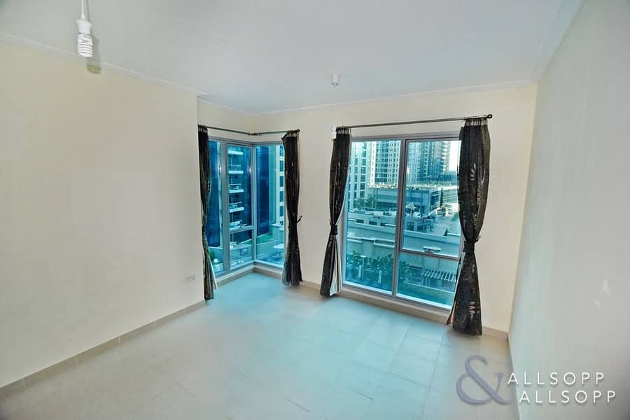 18 Marina Promenade - Spacious 1 Bed