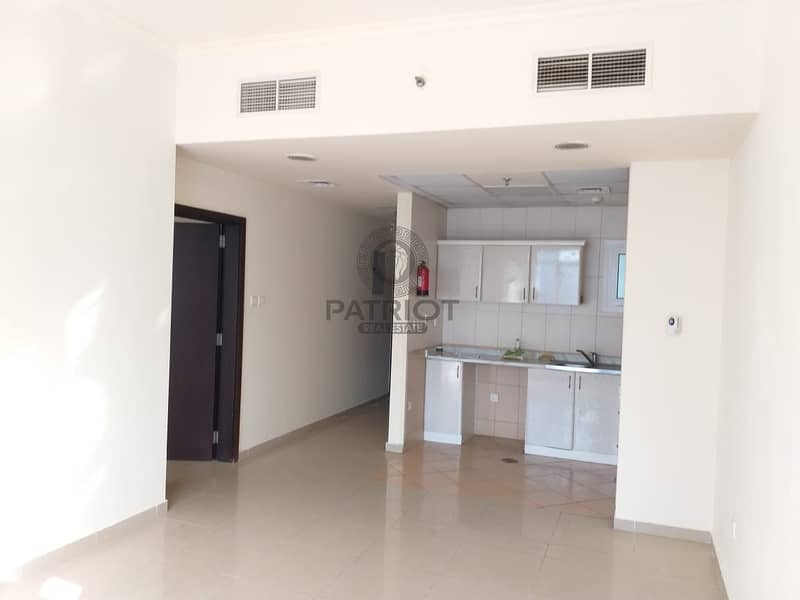 7 Amazing One Bedroom Apartment | Unfurnished | Low Floor |Road View/DMCC Metro Station View |No Balcony | 4 Cheques