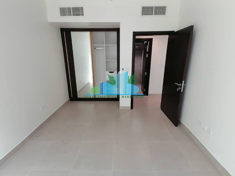2 NEAR WTC|Huge 2 BHK |Built in cabinet |4 payments