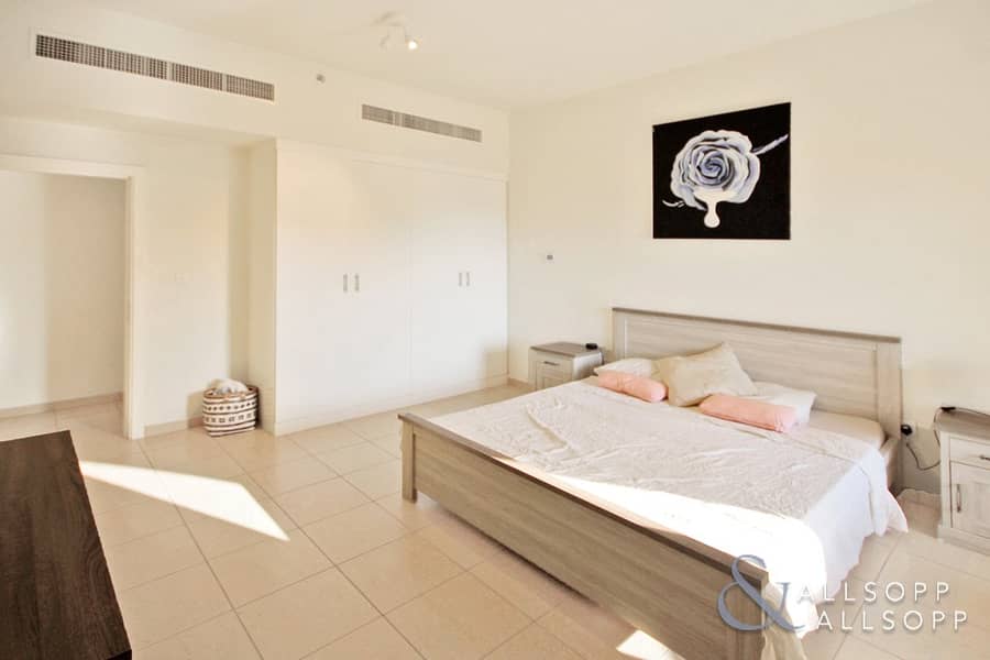 13 Dubai Eye Views | Upgraded | 4 Bedrooms