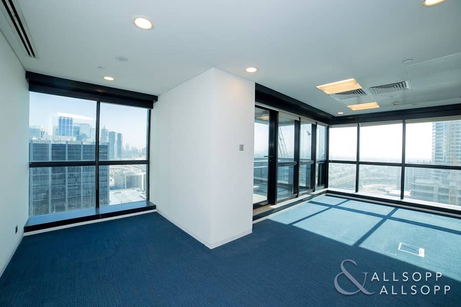 12 Exclusive Floor | Close To Metro | Luxury