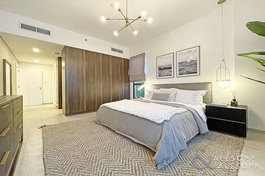 20 3 Beds+Maid | Burj Al Arab View | Re Sale