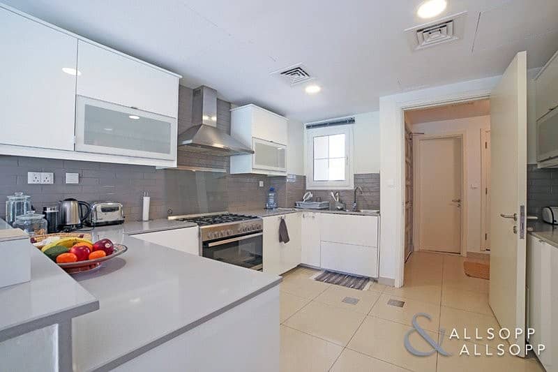 10 Upgraded | 2M | Pool and Park View | 4 Bed