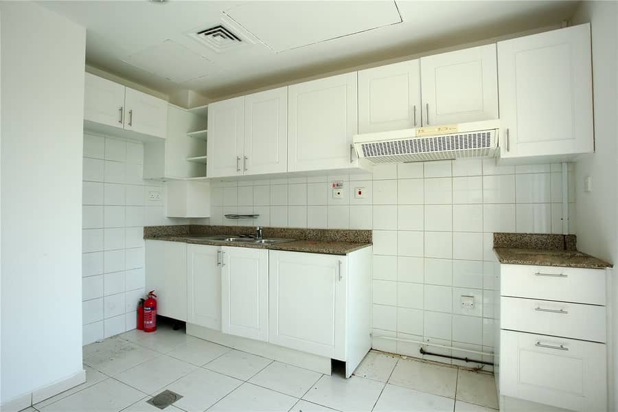 18 Opposite Pool And Park | 2 Bedrooms | 4E