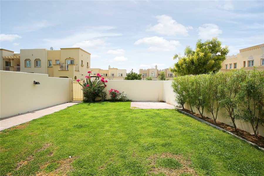 12 Opposite Pool And Park | 2 Bedrooms | 4E
