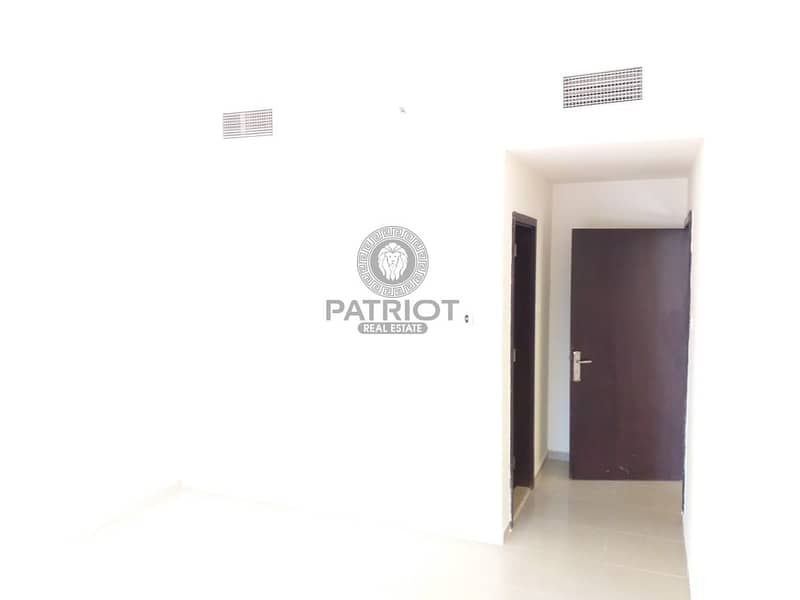 18 Amazing One Bedroom Apartment | Unfurnished | Low Floor |Road View/DMCC Metro Station View |No Balcony | 4 Cheques