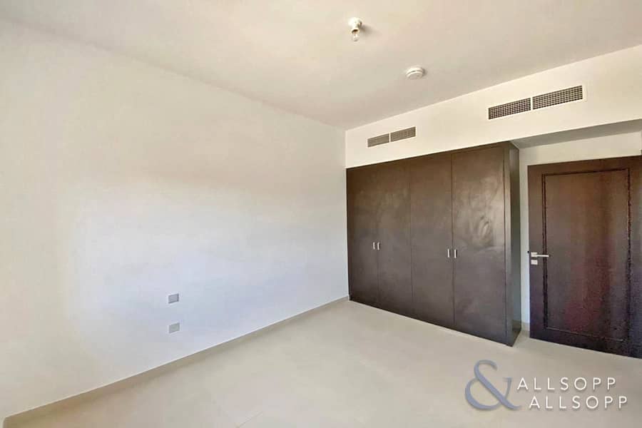 12 End Unit | Single Row | 3 Bed + Maids