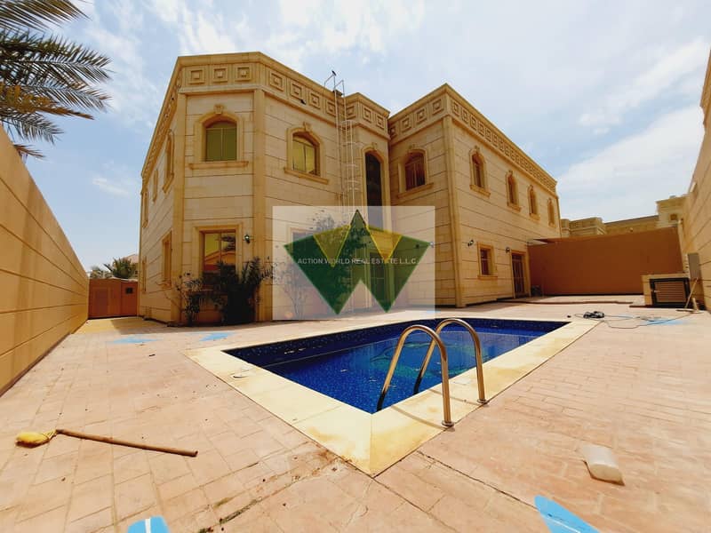 Luxurious 5 Bedroom Villa with Private Pool and Driver Room