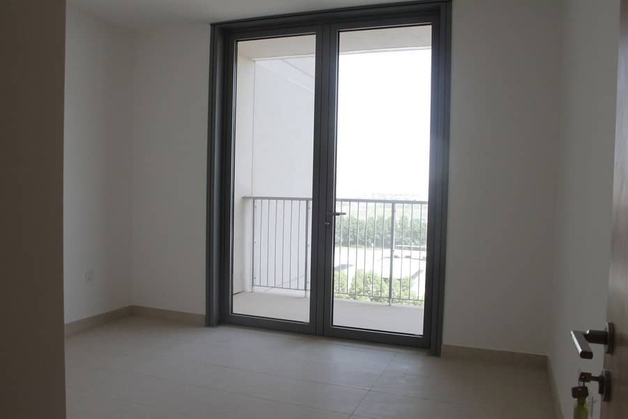 10 Huge 2 Bed Partial Sea View /  Ready to Move In