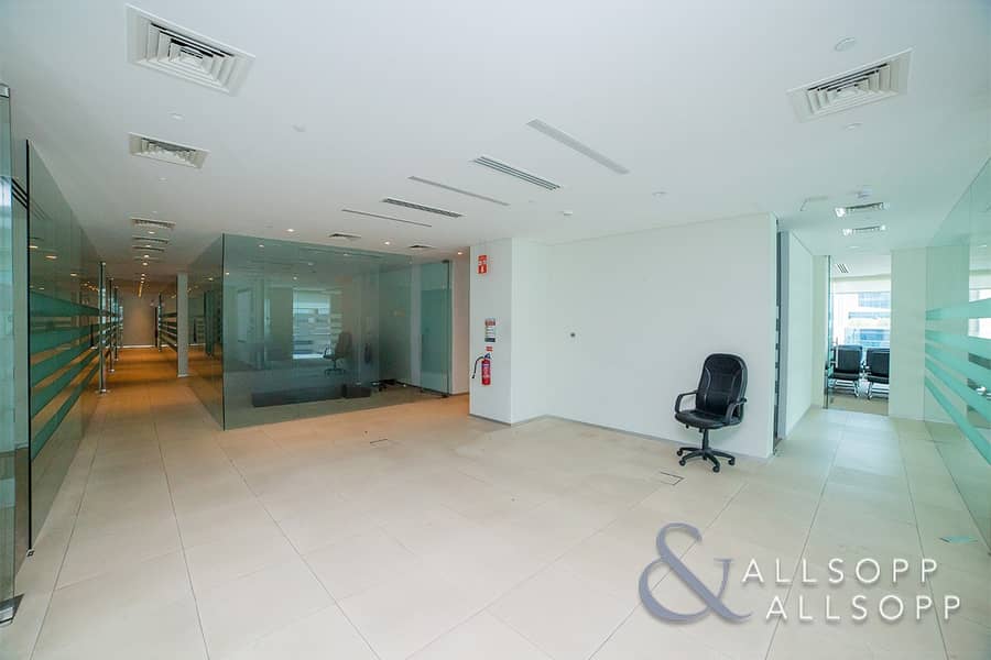 12 Large Corner Office | Fitted | 11 Parking Spaces