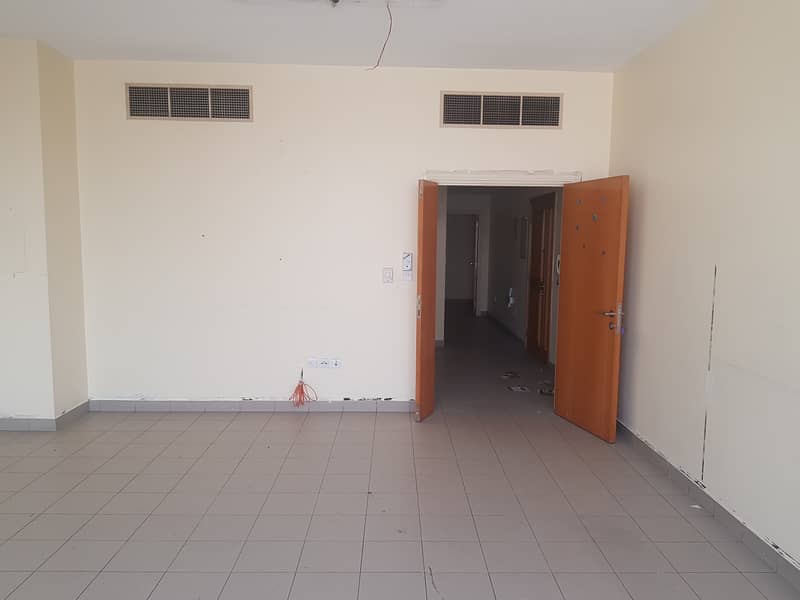 Big 800 Sqft 1 Bedroom Hall, Central A. C, Balcony on Main Road in Maysaloon