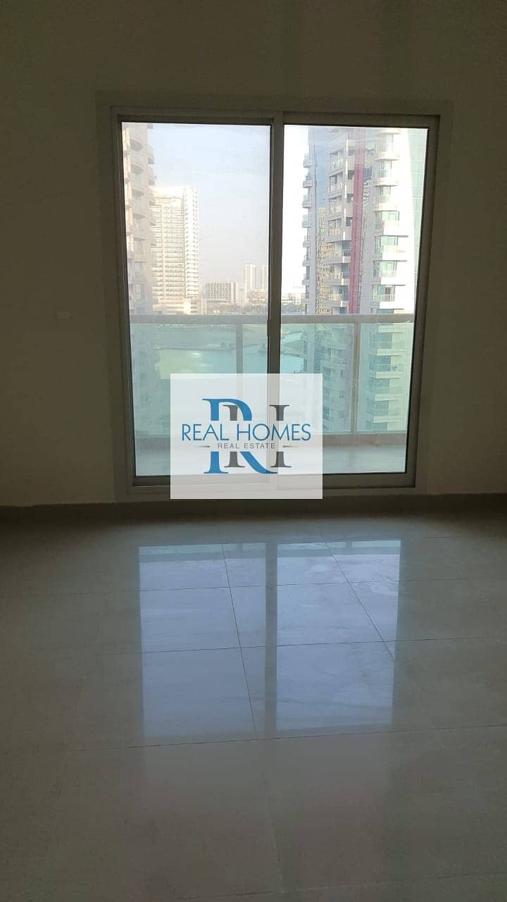 12 1 Bedroom with Bacony! Ideal Unit! Ready to Move